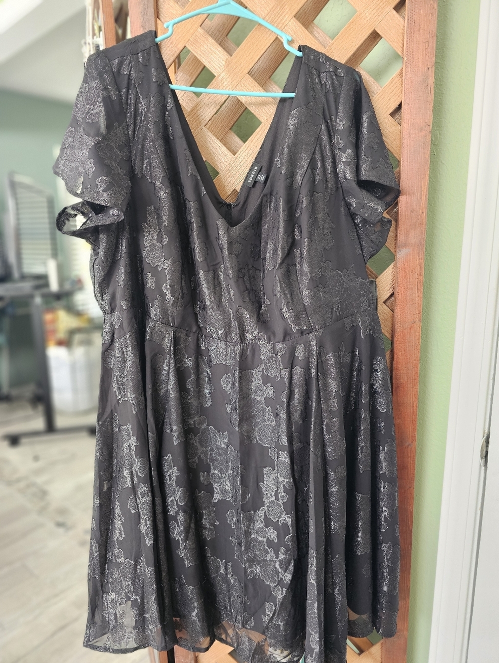 torrid Black Floral Lace Midi Dress